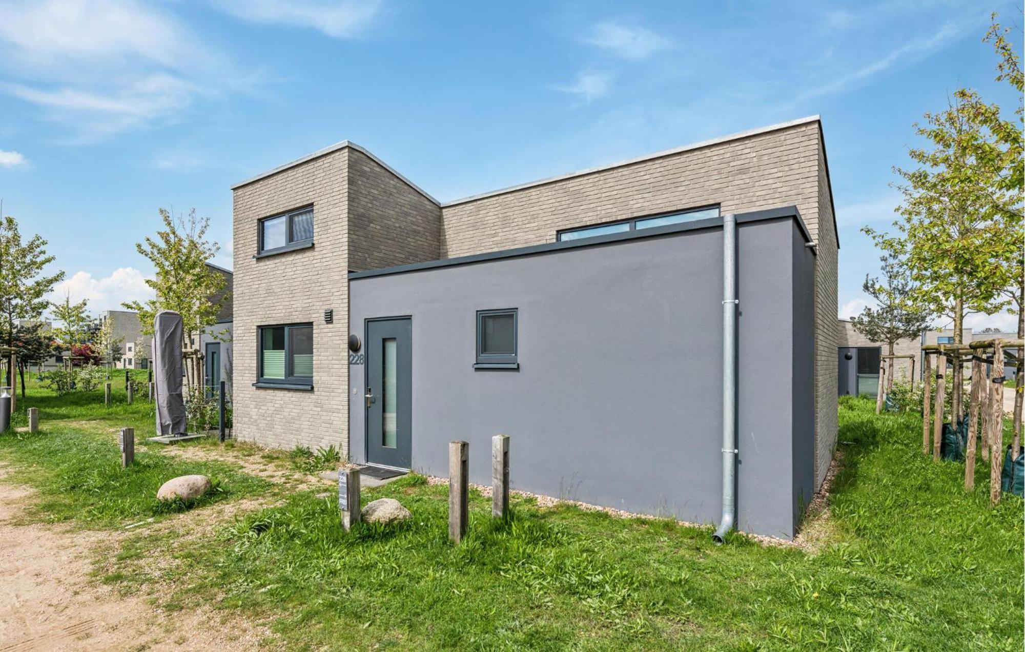 Beach Front Home In Lembruch-Duemmer See With Wifi Exterior photo
