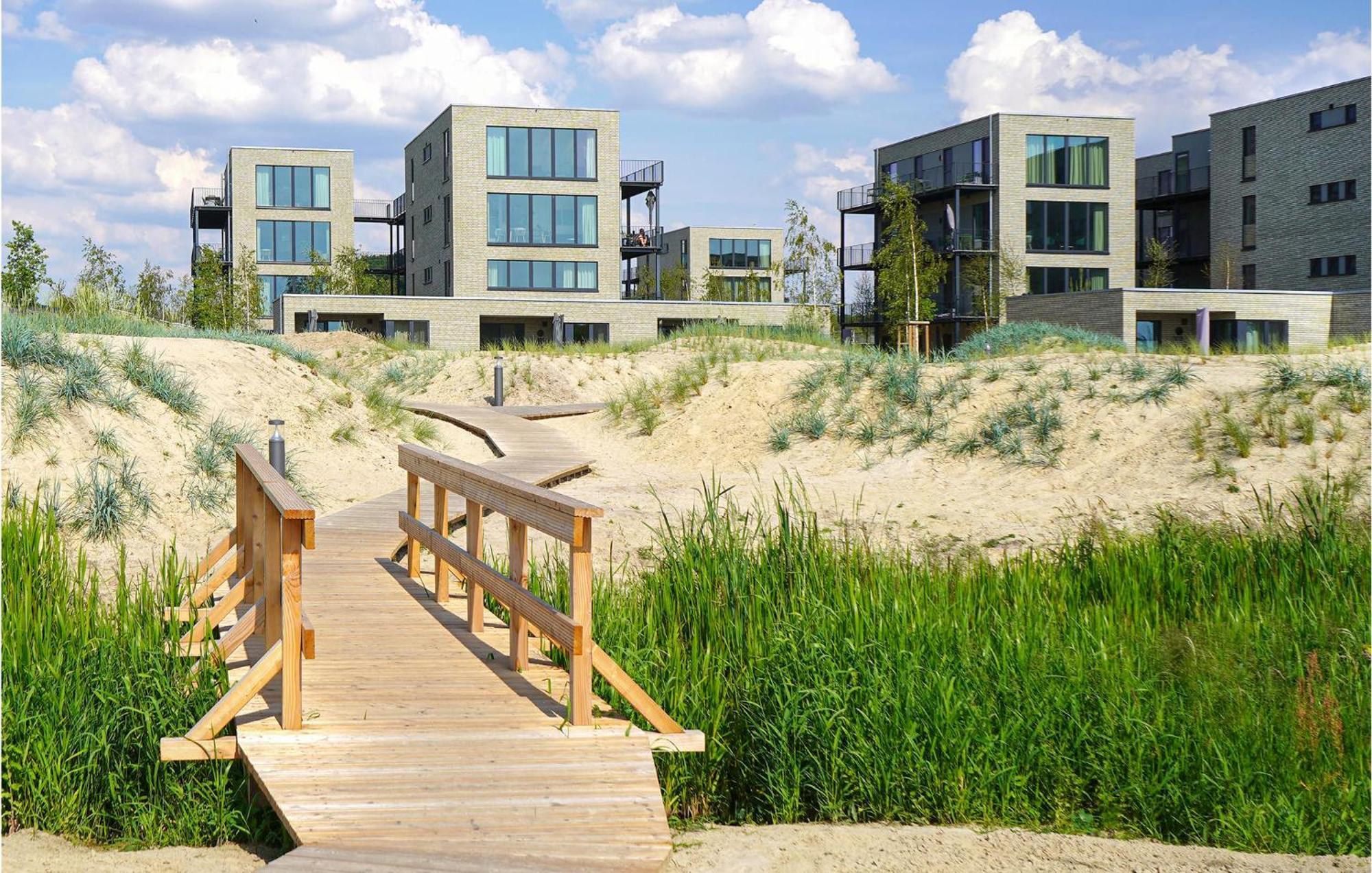 Beach Front Home In Lembruch-Duemmer See With Wifi Exterior photo
